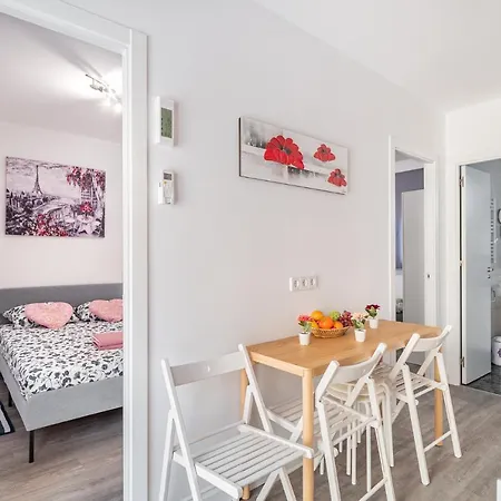Magic House Apartment Badalona